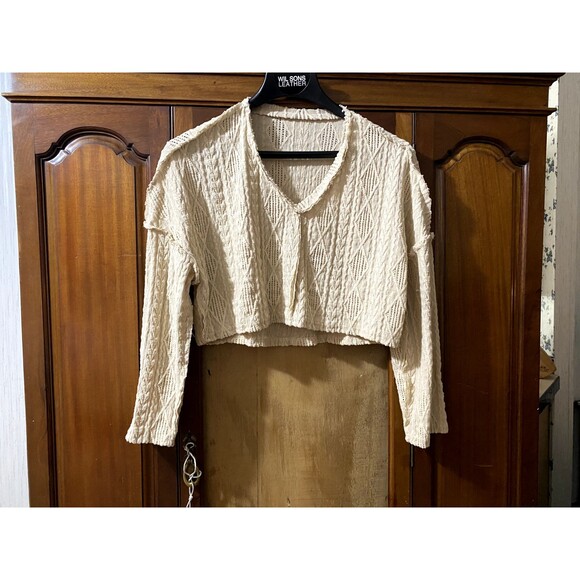 Shein Beige size sm cropped V Neck long sleeve blouse - Picture 1 of 3